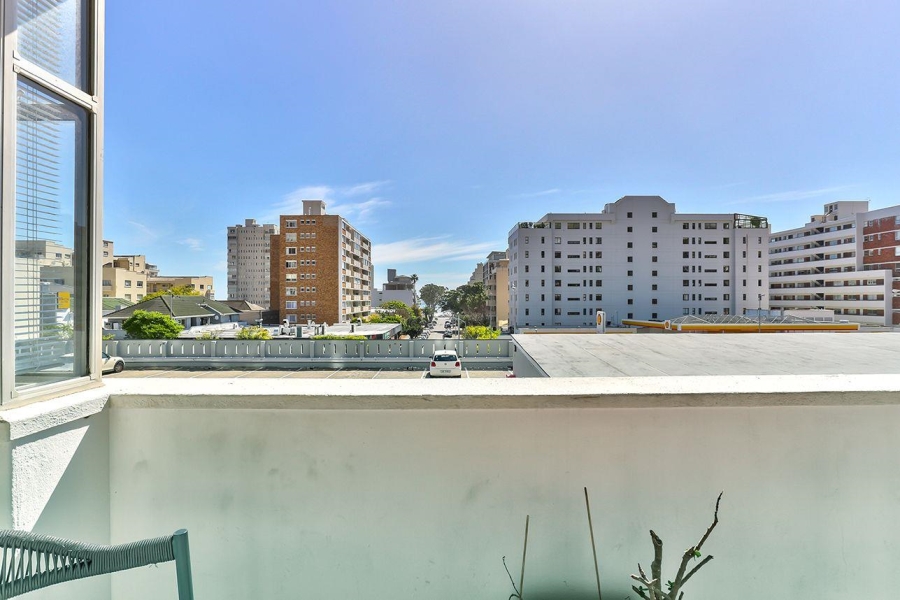 To Let 3 Bedroom Property for Rent in Sea Point Western Cape